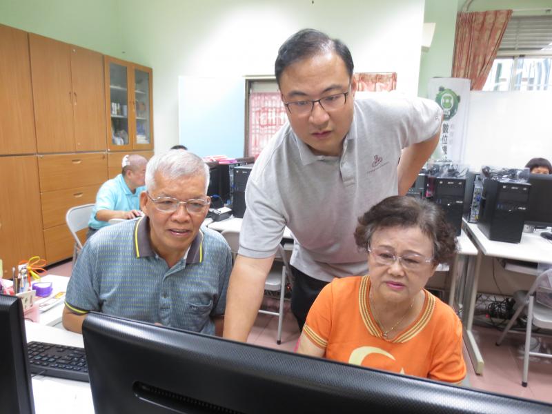 同學有問題，老師正在解答