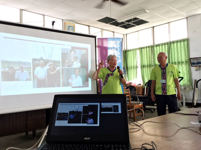 一群來至萬巒DOC的千歲班學員，老照片說