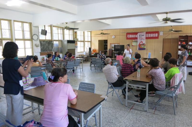 健康E把罩課程與護理師合作，共同教學員