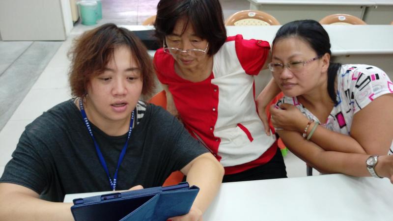 來~你們看看這裡 我跟你們說哦...