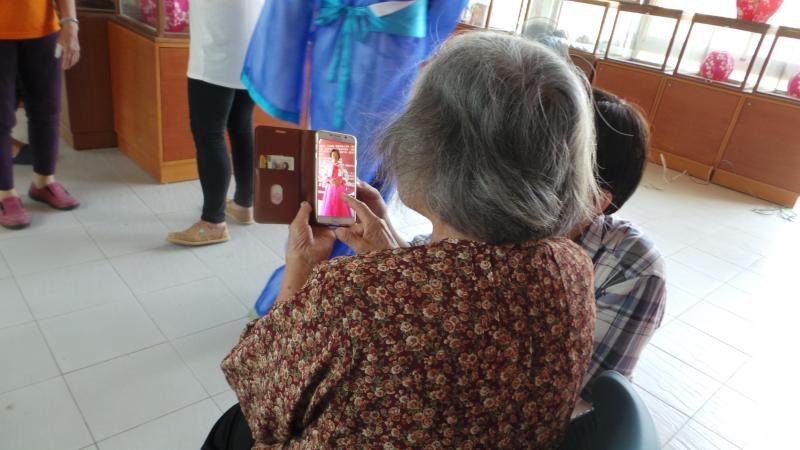 收看手機拍照的照片如何選擇刪除