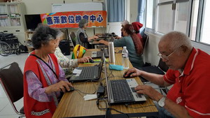 來吉部落文化健康站的長輩們平均年紀都在85歲以上