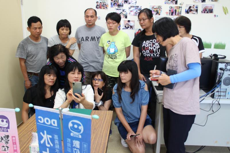 大家認真看老師教學拍攝角度