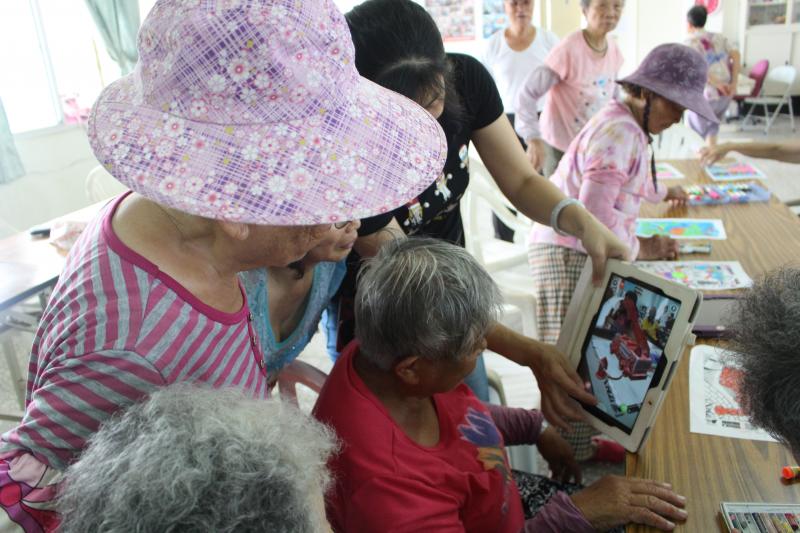 真神奇，平板讓畫畫動起來了