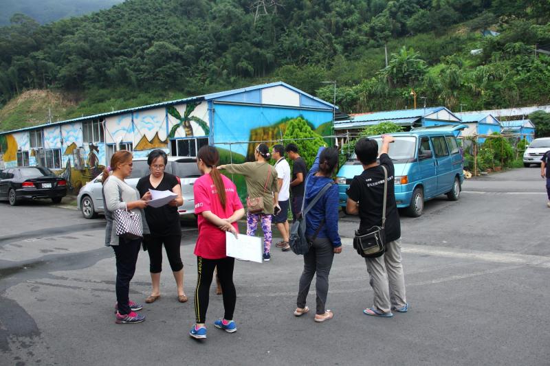 學員進行拍攝場勘，學員與部落互動良好，拍攝順利。