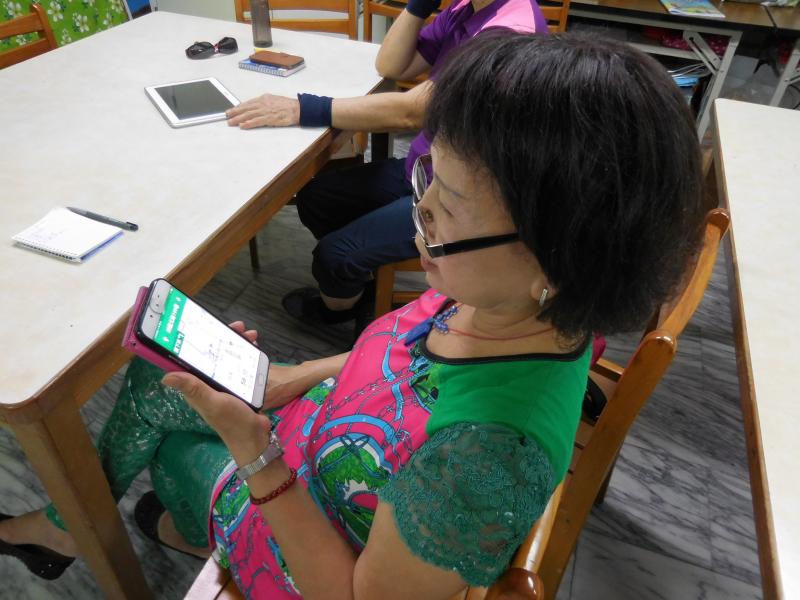 學員實際操作手機地圖