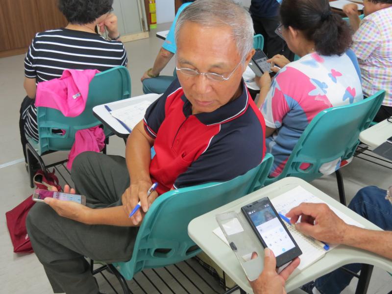 課程當中，學員間互相學習