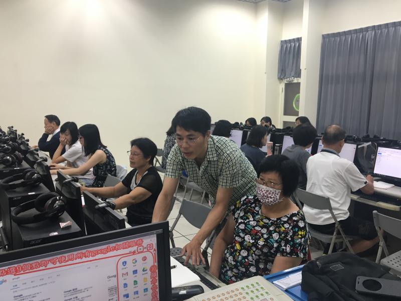 先幫學員申請GOOGLE帳號
