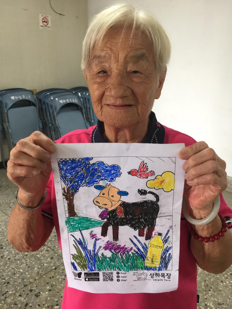 阿嬤我雖然89歲了,但是笑口常開,多參與活動是我長壽的秘訣.