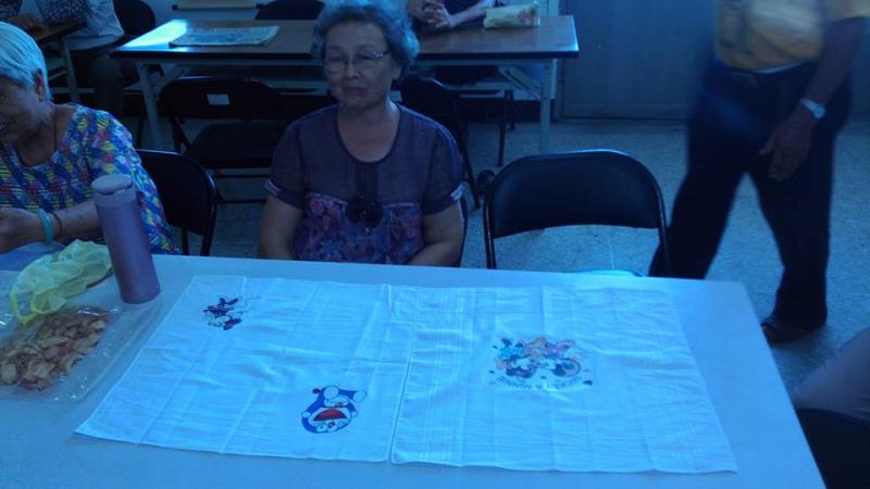 老師帶領學員實作講解技巧