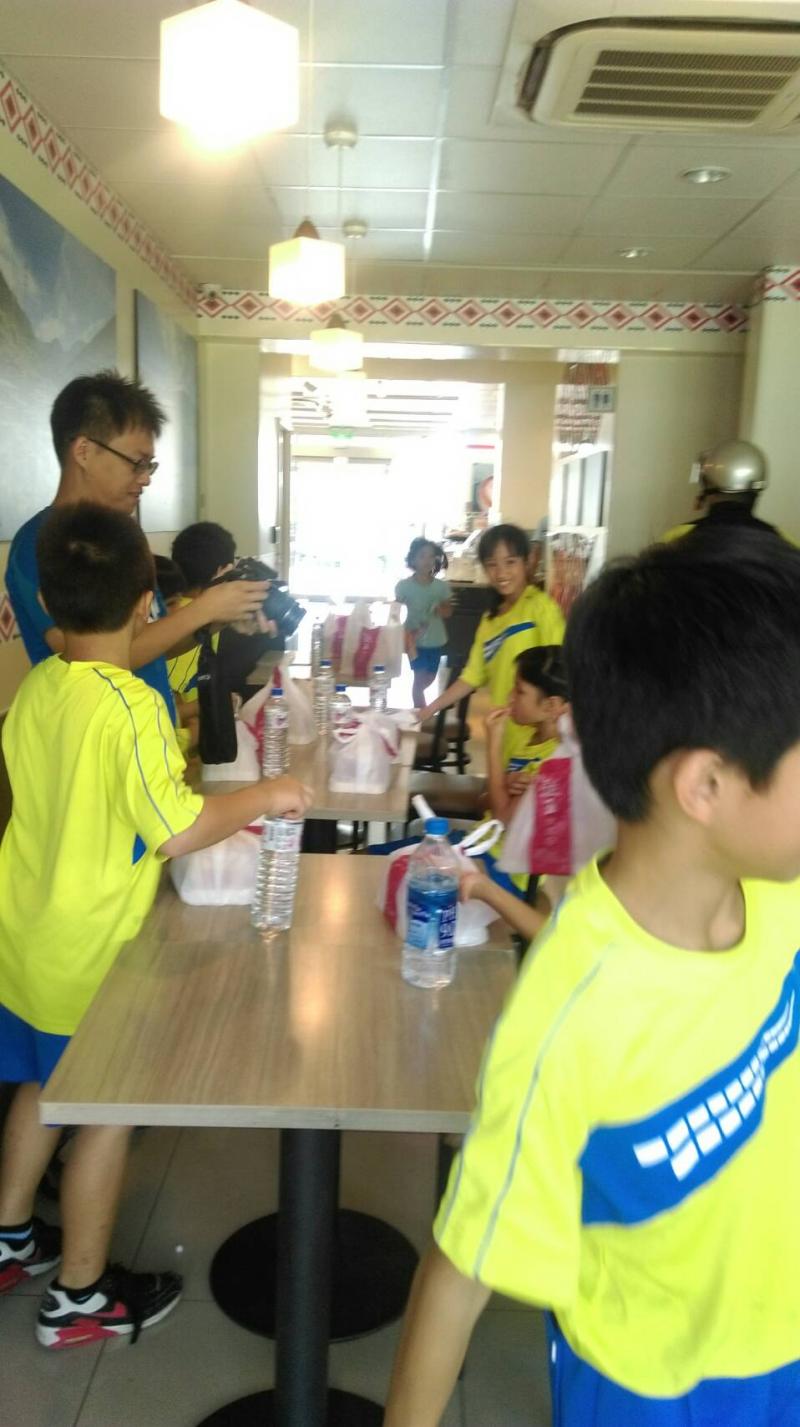 老師進行課程講解