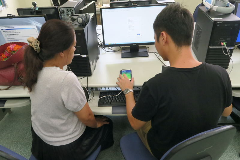 針對學習進度較慢的學員，一對一指導。