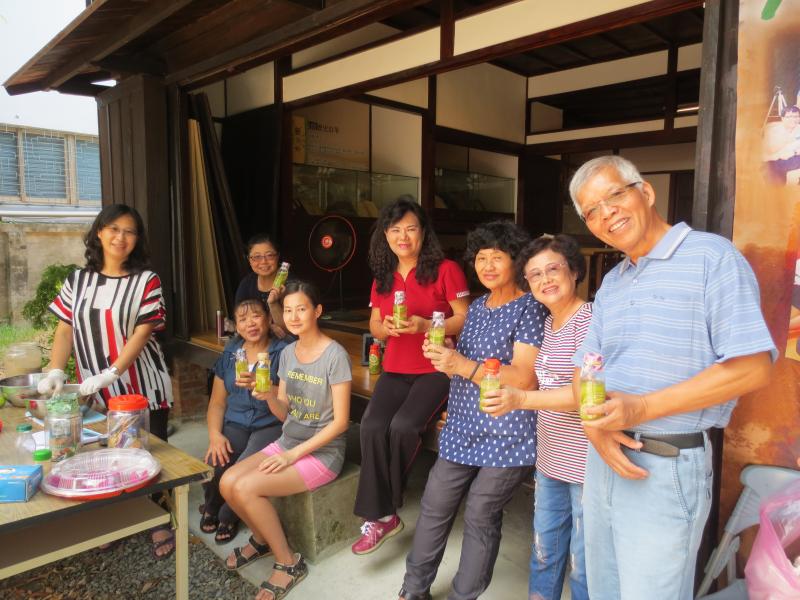 大家把成品拍成影片上傳到YOUTUBE