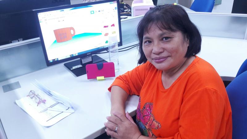 學員開心地完成作品