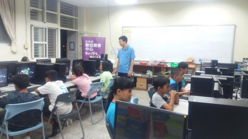 3D列印之前，老師教大家用軟體製作模形