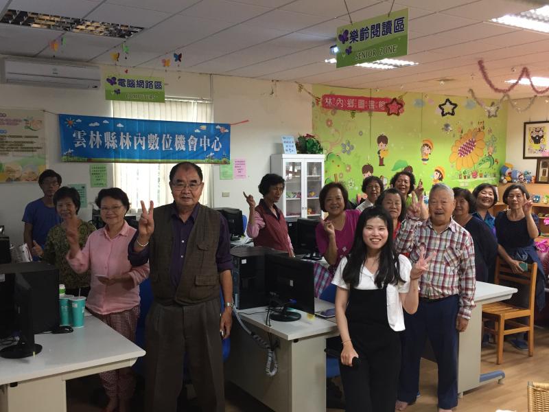 時光匆匆，  2017 BYE，  2018 HI，  致我們數位學習的初時代。