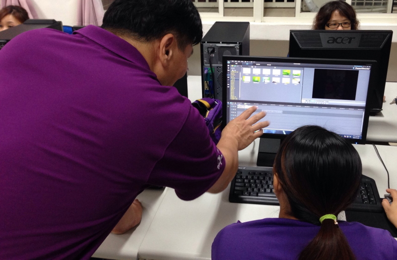 初次使用軟體不上手，只好派出老師幫忙