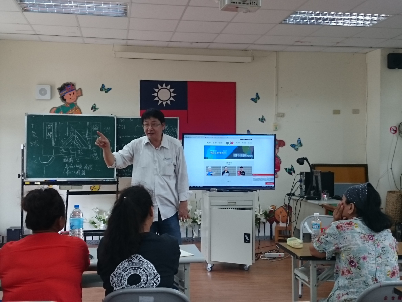 與學員分享職人粉絲團營運秘訣。