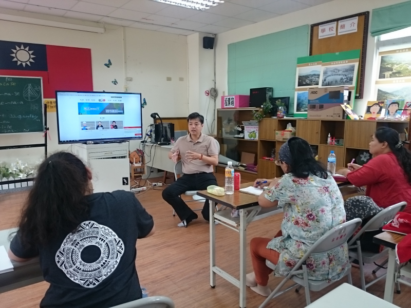 邱文鴻總經理，分享產業行銷的技巧。