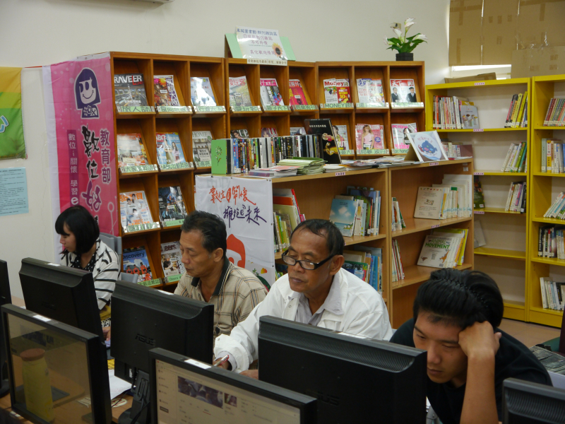 學員跟著課程內容，嘗試自己準備照片和文字PO文。