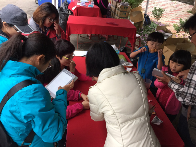 社群軟體的使用吸引大小朋友一起來