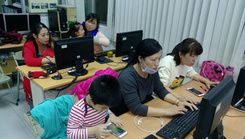 大人帶小孩一起來學習