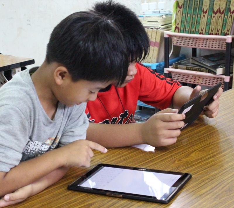 親子活動或成了兄姊或兄弟課程，但是不減興致。