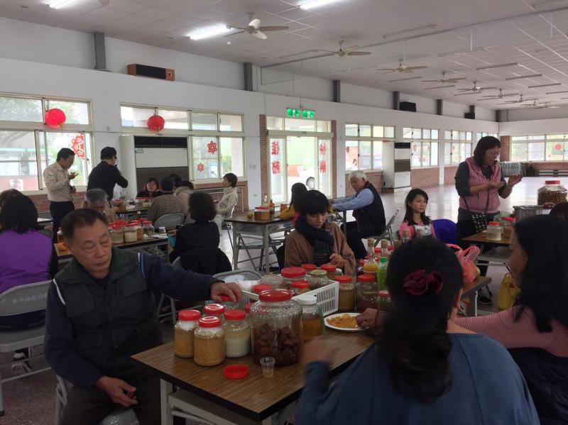 經過3個月漫長的等待 同學們滿心歡喜地交出漂亮的成績單