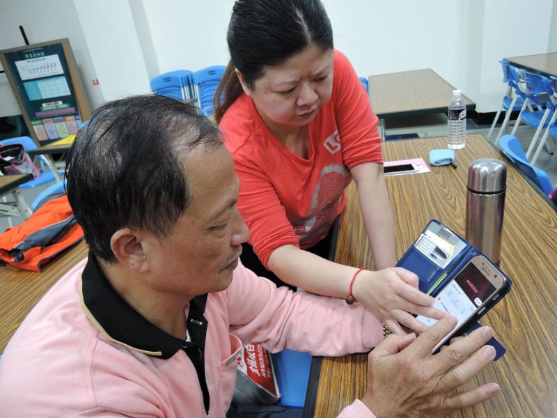 大家互相幫忙學更快,回家就不用一直問一直問了