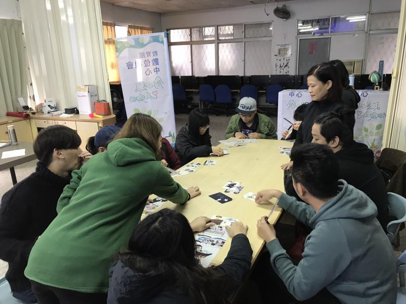 學員上機操作中