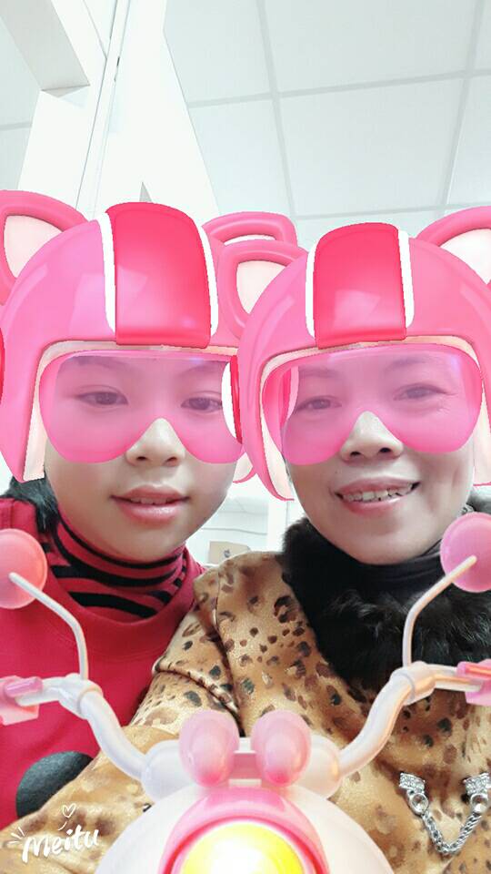 照片app趣味多，母女2人一起玩變裝