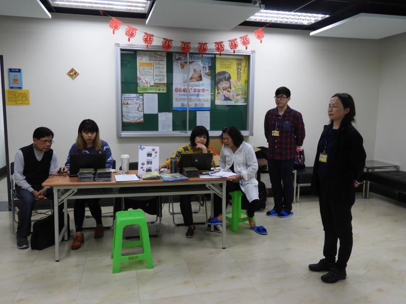 講師與學員上課畫面