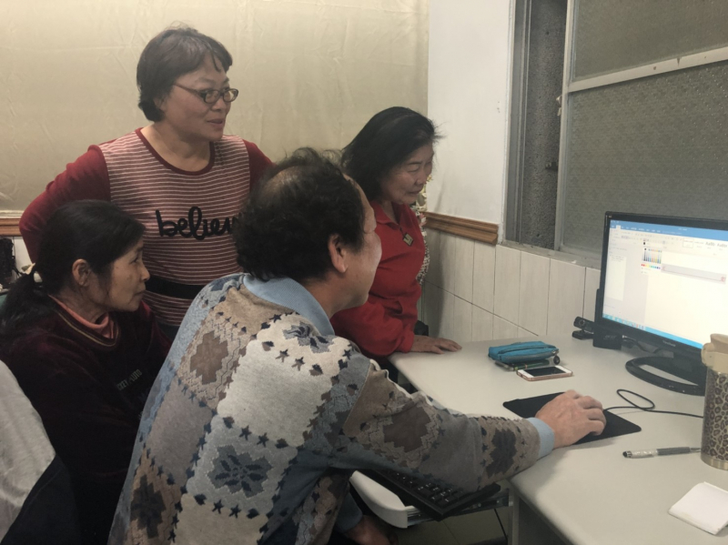 學員相互討論與學習