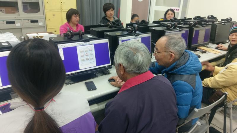 利用非常好色自行製作海報、宣傳單、名片