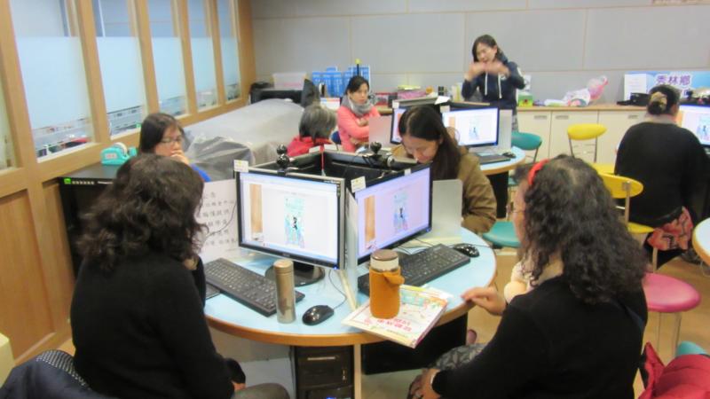 講師與學員上課畫面