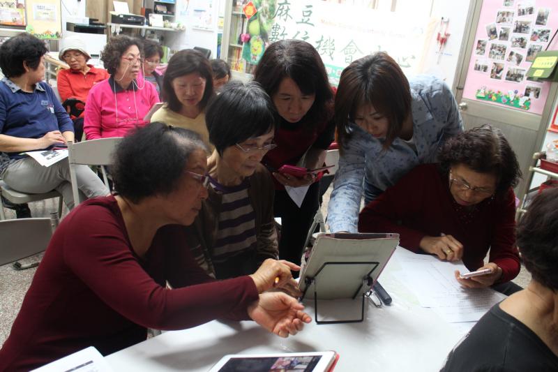 說到手機影片製作，社區的婆媽都很是喜歡