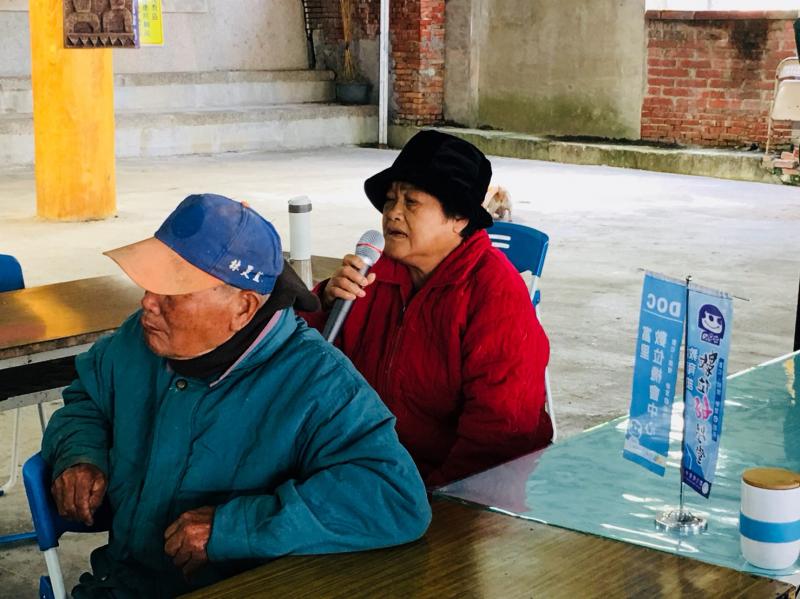 除了內建的學習影片，電視棒也可以當卡拉OK哦