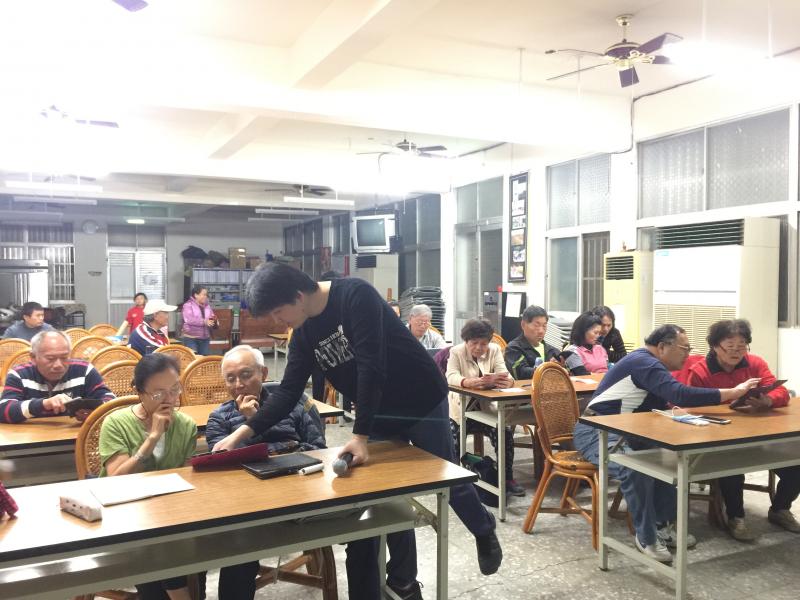 指導學員 設定line的「阻擋訊息」功能。