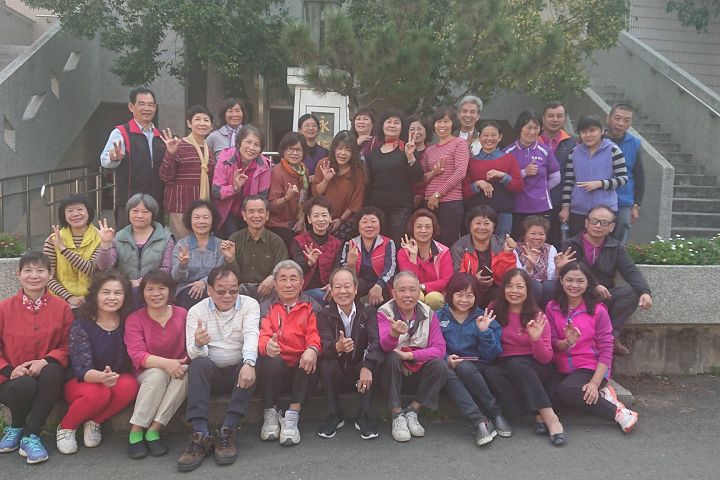 參與學員很熱烈，在賴群組能更多元內容分享，問候語也能自己設計，更有意義。