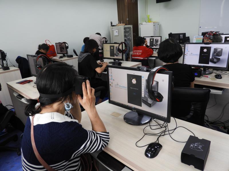 學員開心的學習數位應用