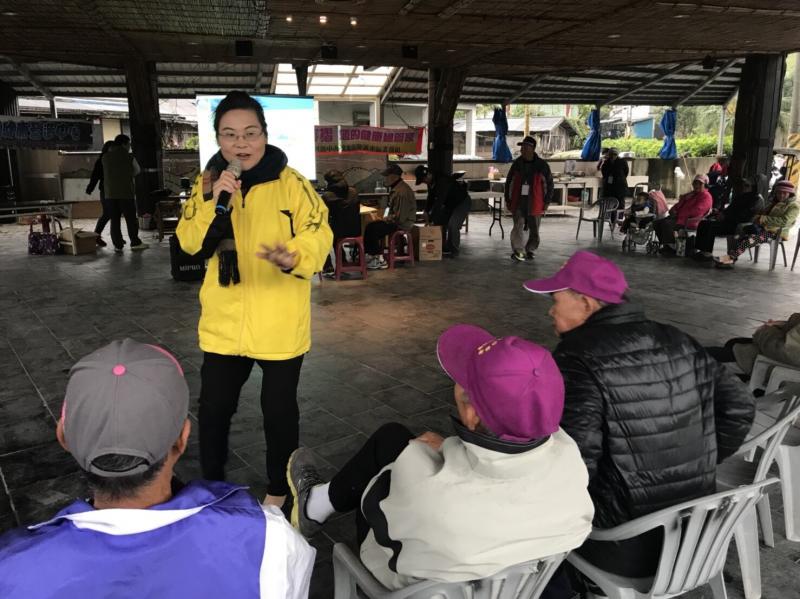 講師說明健康存摺的功能與用途