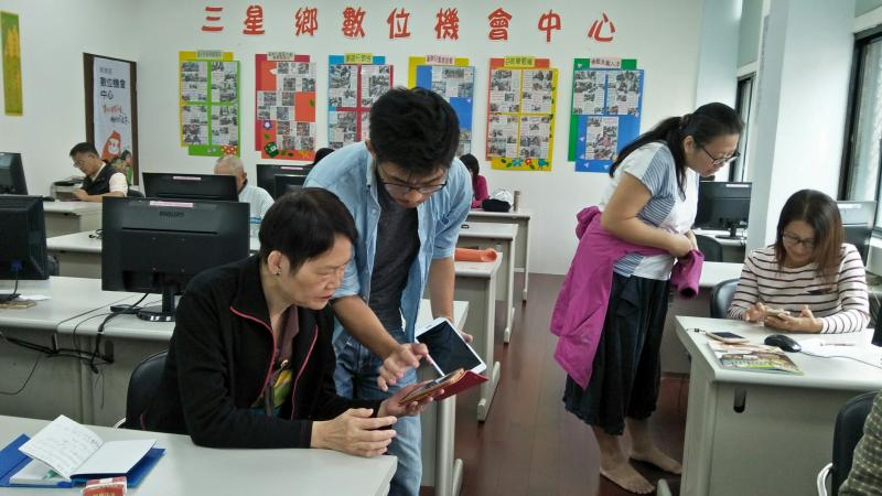 講師示範LINE@網拍做品牌