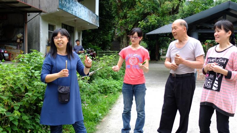 講師先請學員練習走位及運鏡。