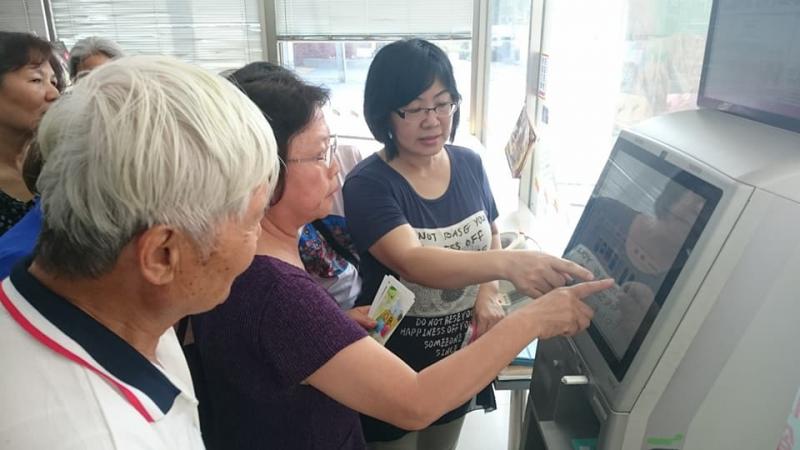 大家動手滑一滑,購物訂票,非難事!