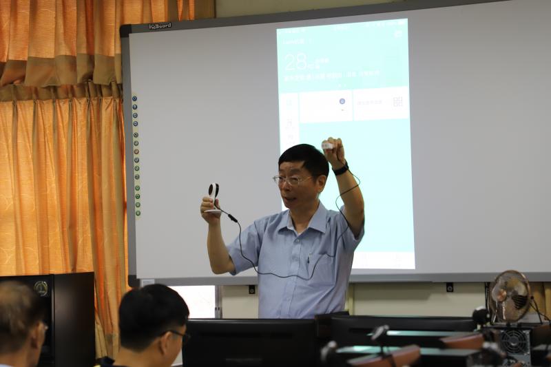 張老師網路控制開關示範與介紹