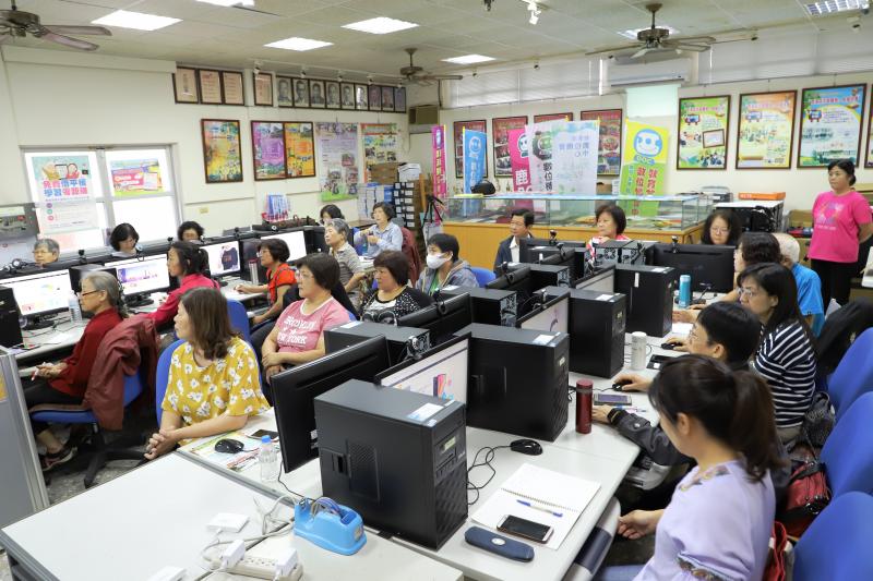 網路控制開關示範與介紹
