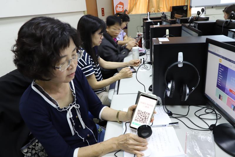 學員掃描Qr-code下載米家