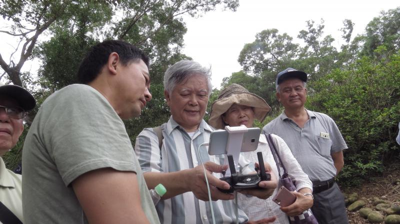 銅鑼學員練習空拍機飛行拍攝