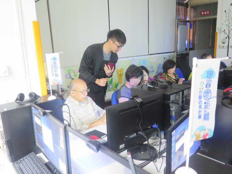 講師指導學員