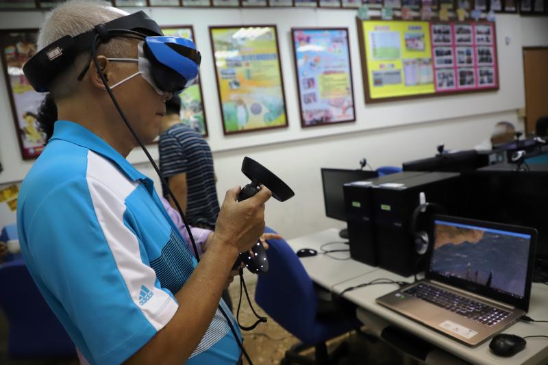 學員實際體驗VR